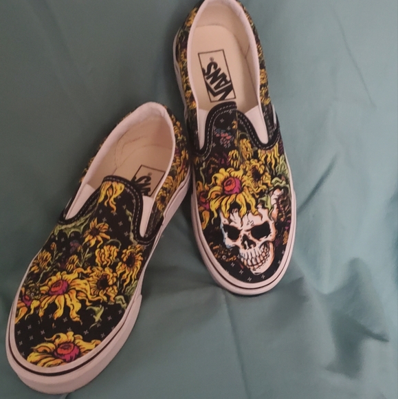 Vans - Picture 2 of 8